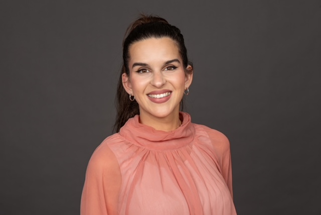 Beratungsfirma mit klassischen, professionellen Beratern im Gespräch